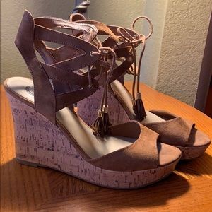 Guess wedges